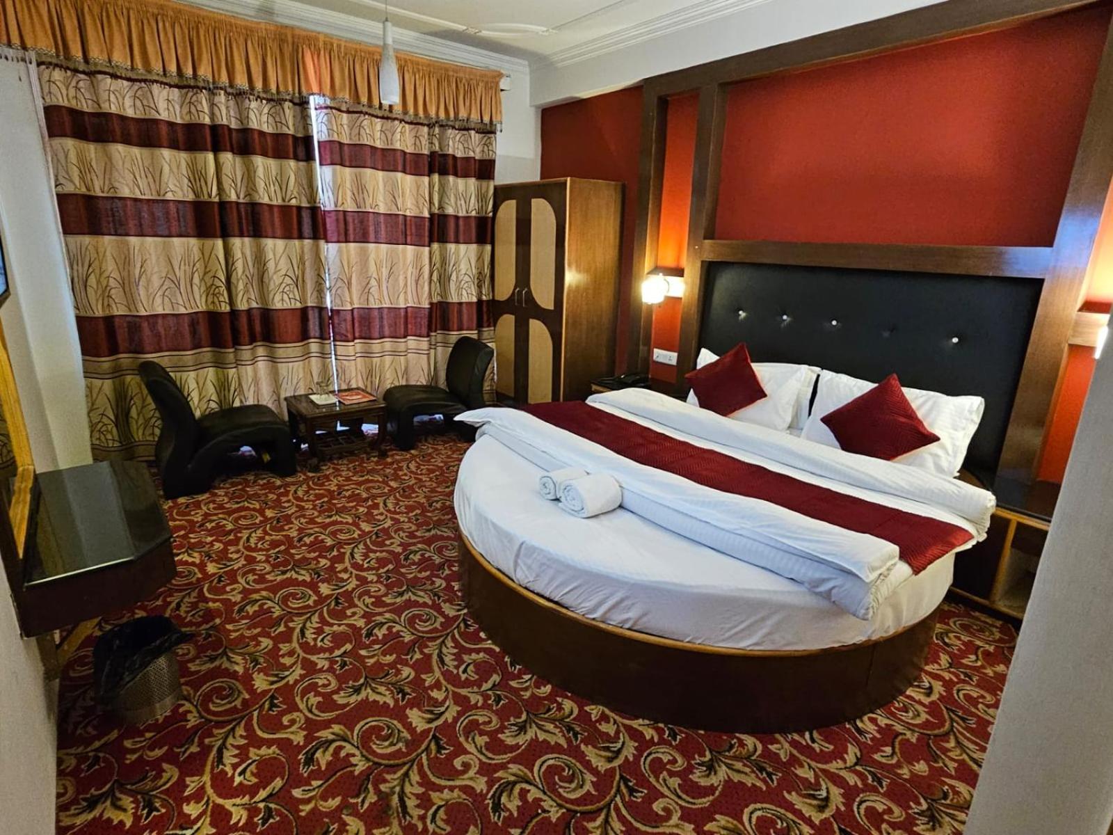 Hotel Akash Regency Manāli Exterior foto